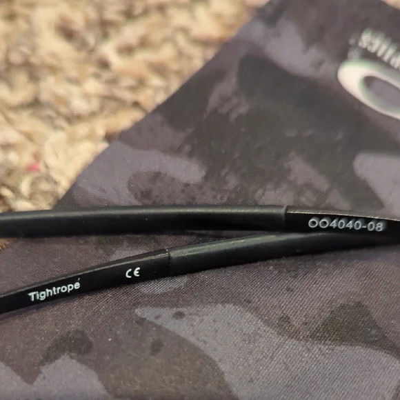 Oakley Tightrope Black Sunglasses RARE - NWOB - Picture 4 of 4